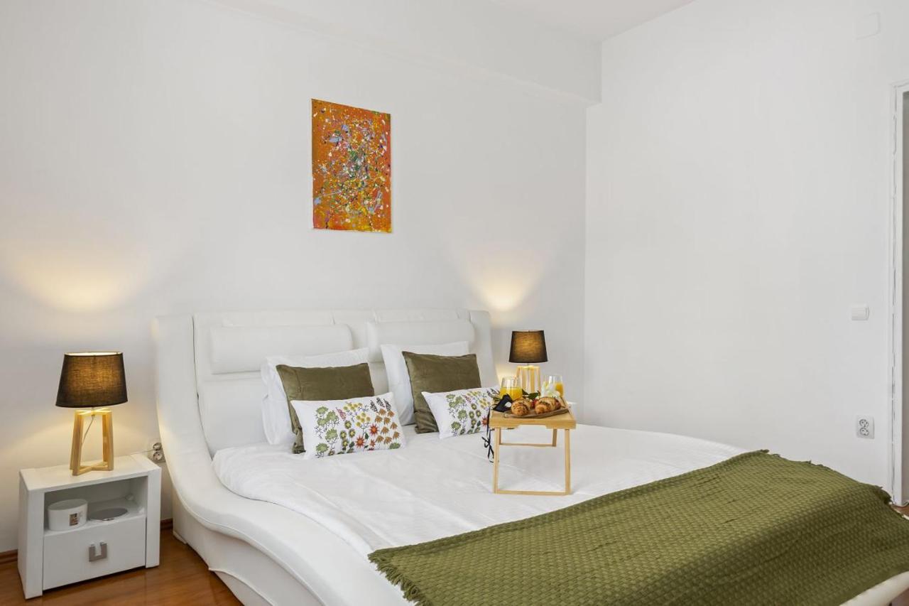 Apartment Grand View